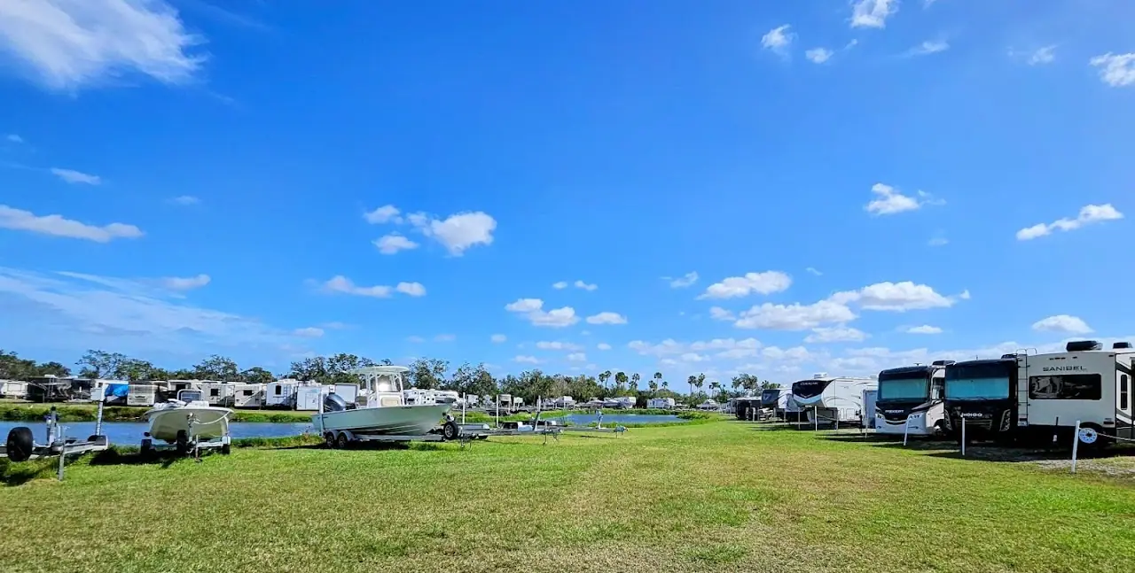 RecNation RV & Boat Storage, RV storage in Ruskin