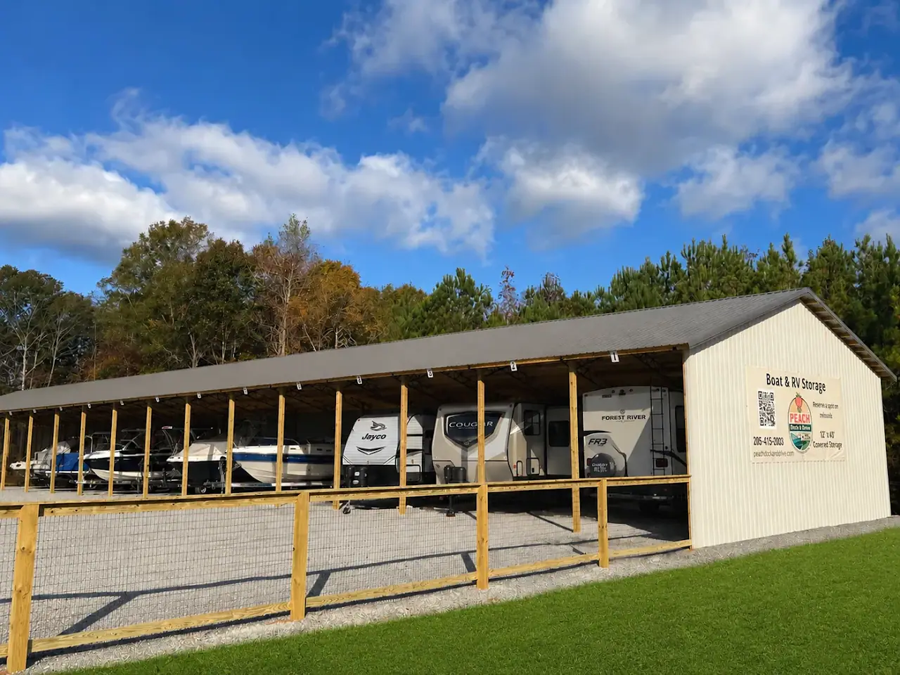 Peach Dock and Drive Boat and RV Storage, RV storage in Clanton