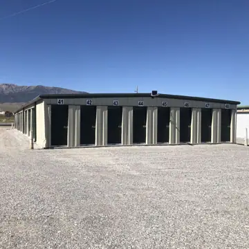 Old Lincoln Storage photo 2