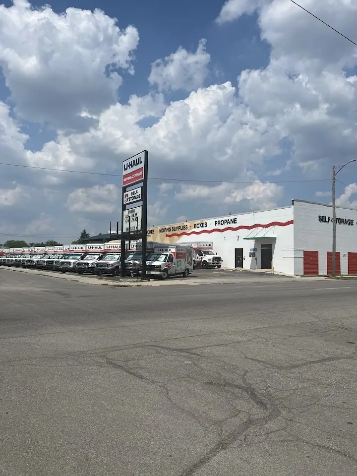 Self-Storage at U-Haul, RV storage in Fort Wayne