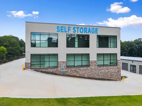 Lanier Luxe Self Storage in Gainesville, GA