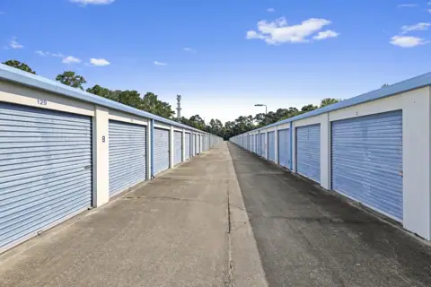 Global Self Storage in Summerville, SC