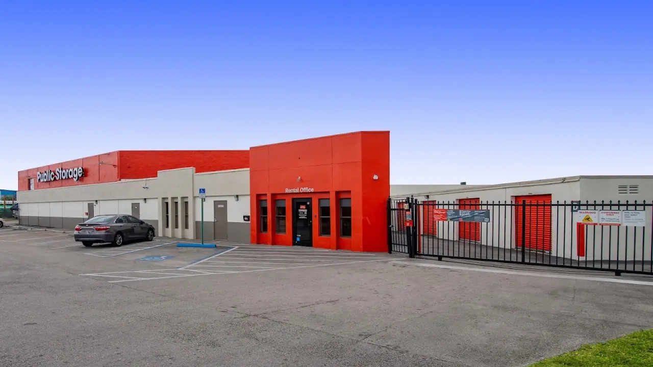Public Storage, RV storage in Medley
