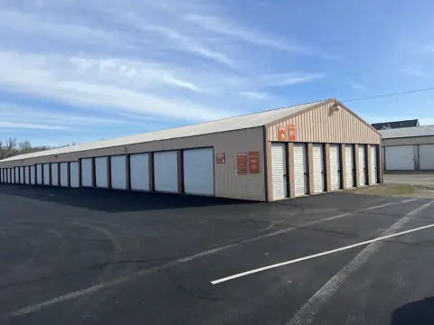 Mini Mall Storage - Belpre photo 2