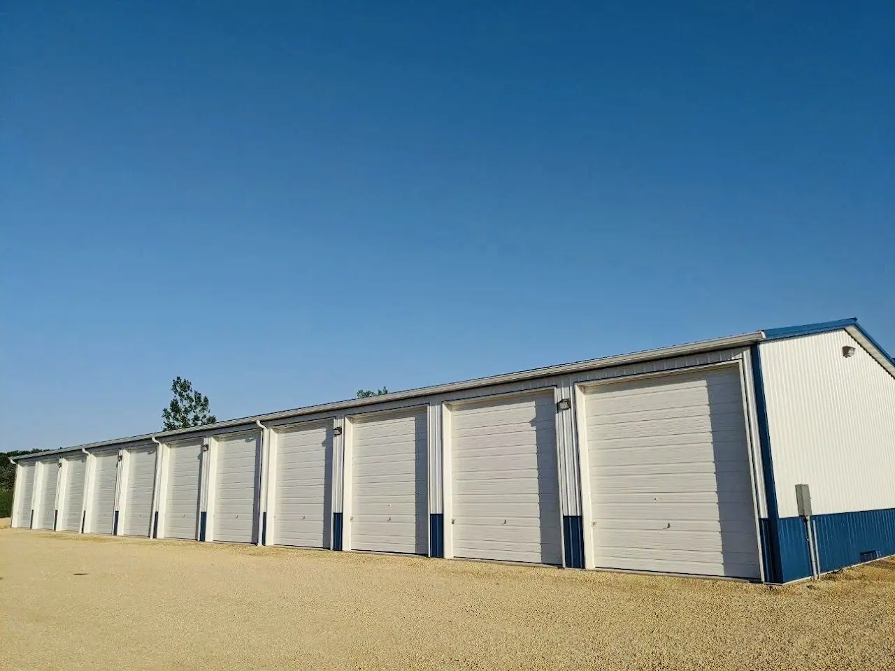 Platinum Storage & Parking, RV storage in Elgin