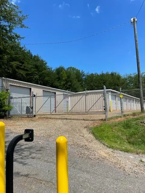 Store In Place, RV storage in Weaverville
