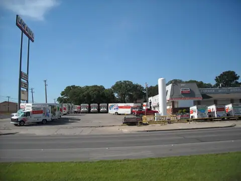 Self-Storage at U-Haul in Fort Worth, TX