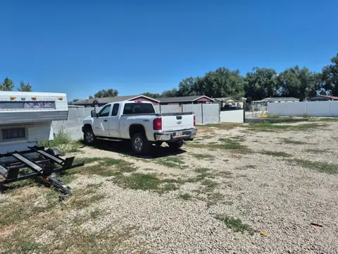 8400 RV Storage photo 3