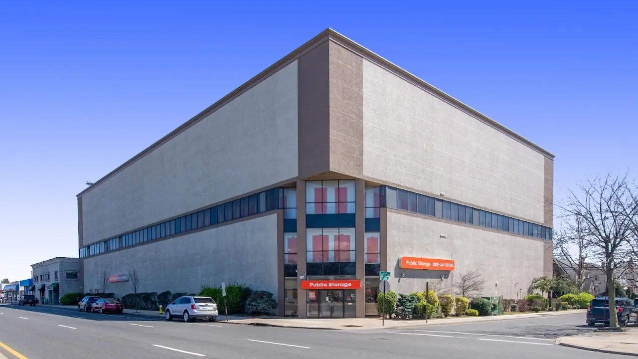 Public Storage, RV storage in Rockville Centre