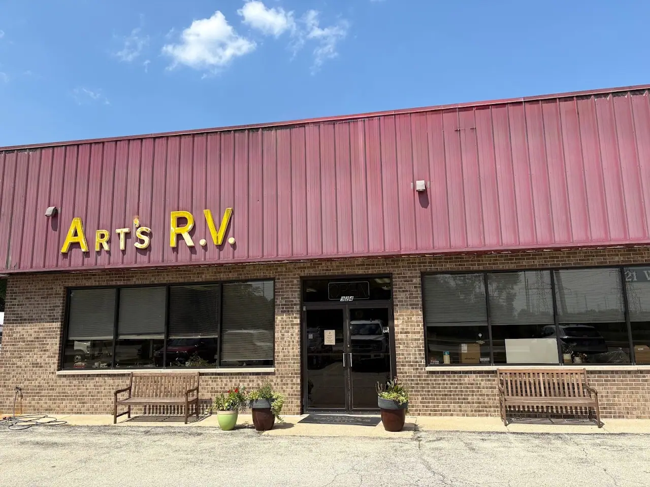 Art's RV, RV storage in Glen Ellyn
