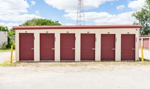 Grand Traverse Self Storage in Flint, MI