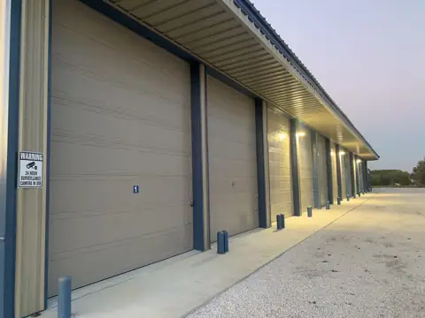 Blue Water Storage - Lake Tenkiller photo 2