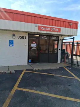 Public Storage photo 3