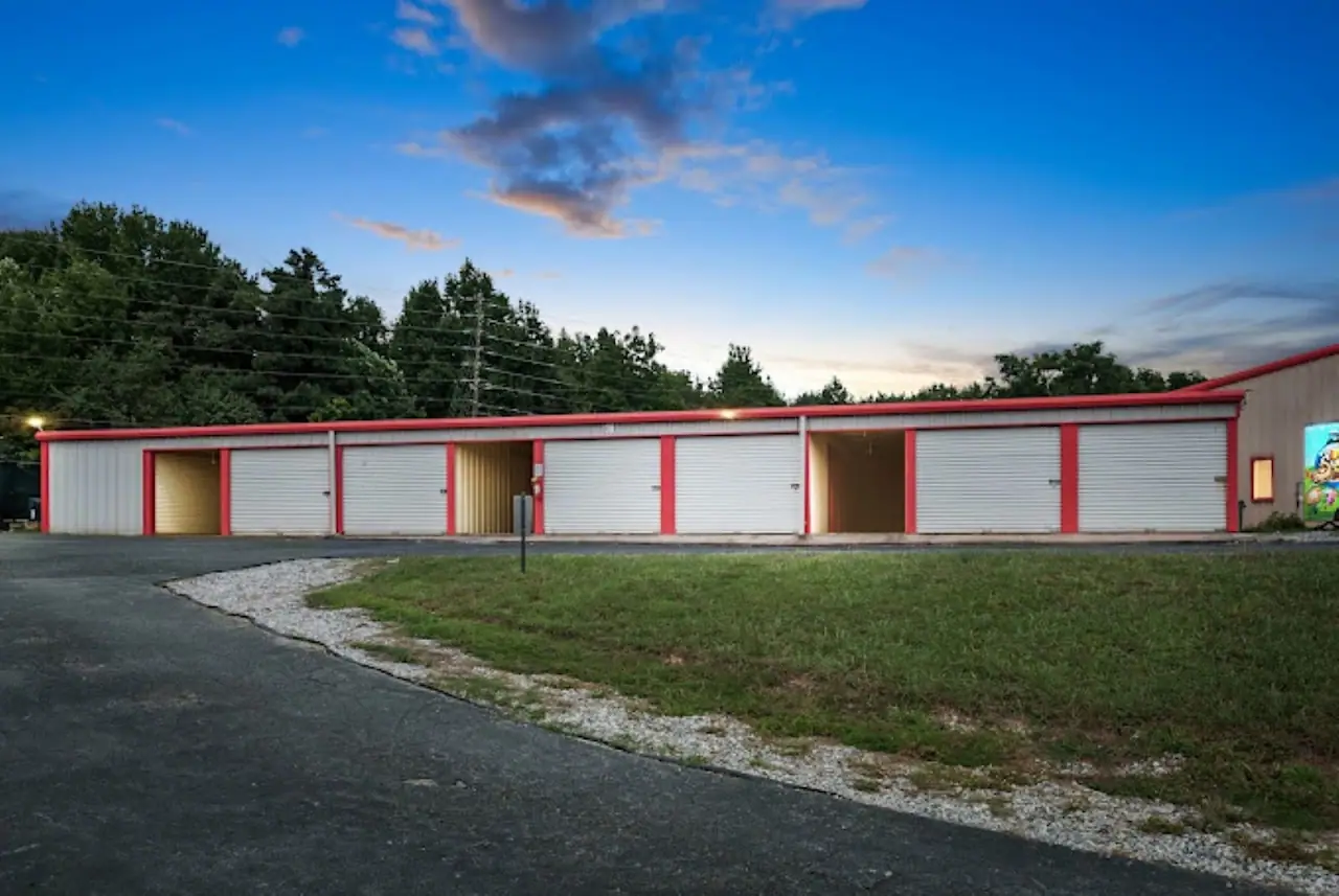Oaktree Self Storage, RV storage in Suwanee