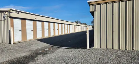 Tarmac American E-Z Storage photo 3