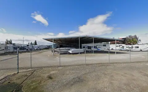 Vera Avenue Boat & RV Storage photo 2