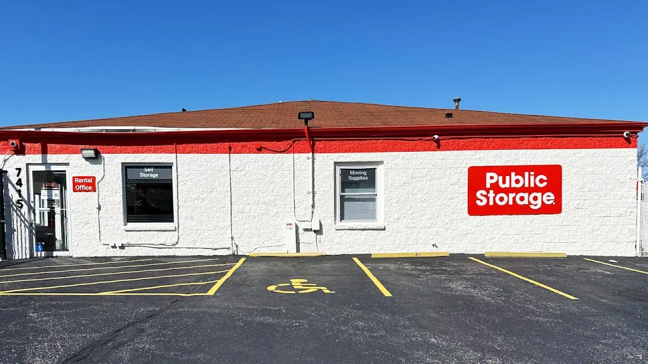 Public Storage, RV storage in Milwaukee