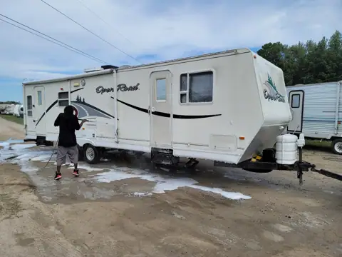 Tippy Toe RV Sales and Storage photo 2