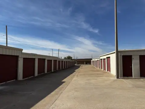 StoreLine Self Storage photo 2