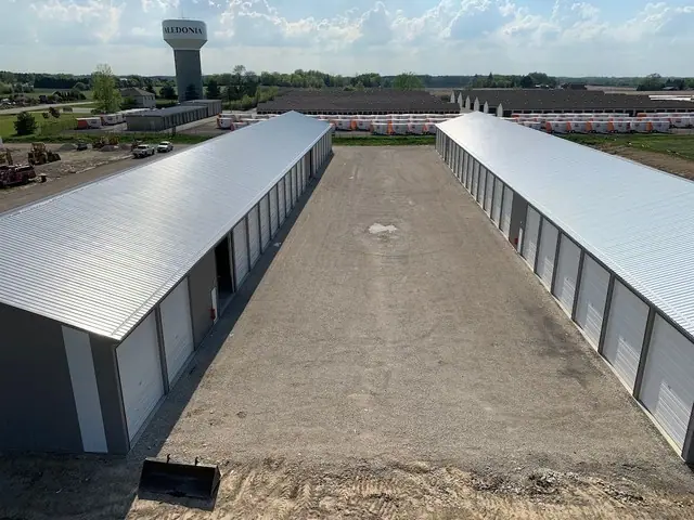 Big Rigs Hotel, RV storage in Franksville