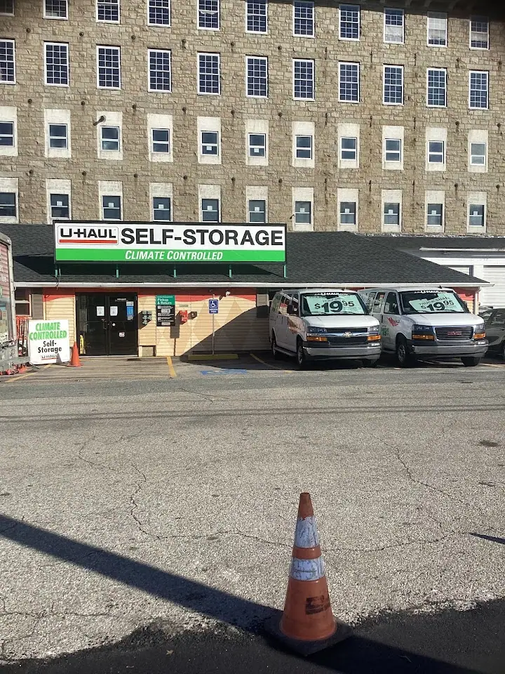 Self-Storage at U-Haul, RV storage in Fall River