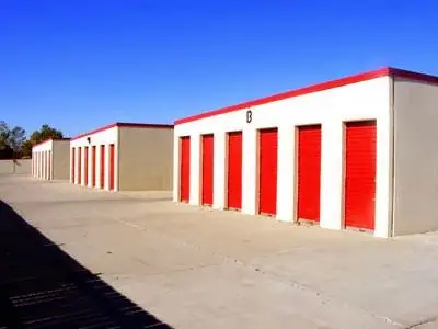 Storage 'R' Us Moore, OK, RV storage in Moore