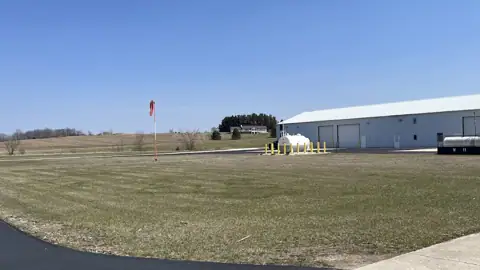 Lake Country Airport photo 3