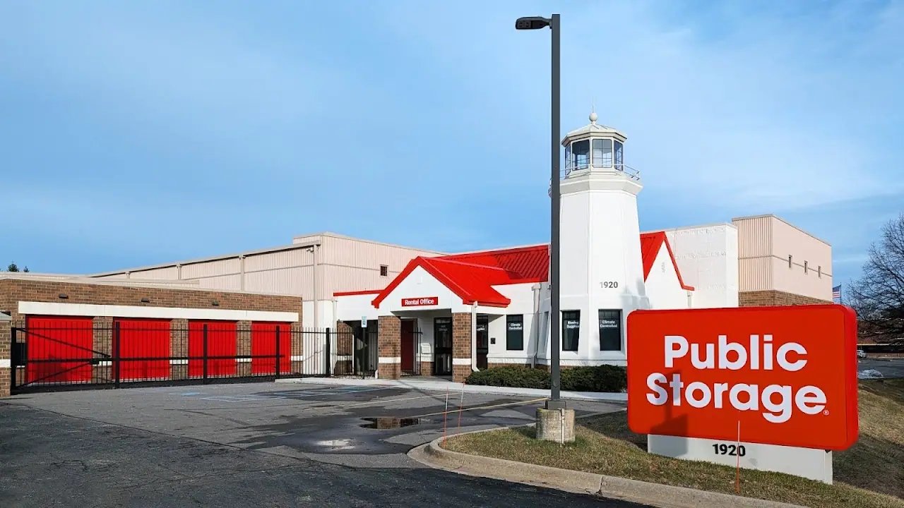 Public Storage, RV storage in Rochester Hills