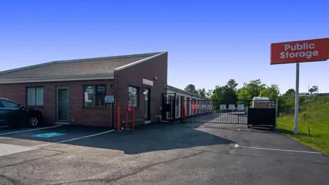 Public Storage photo 2