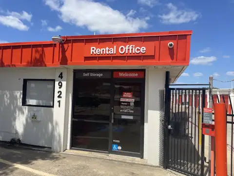 Public Storage photo 2