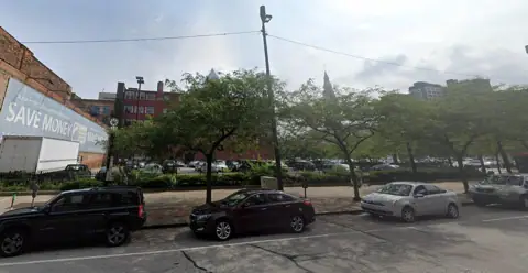 Neighbor Monthly Parking photo 3