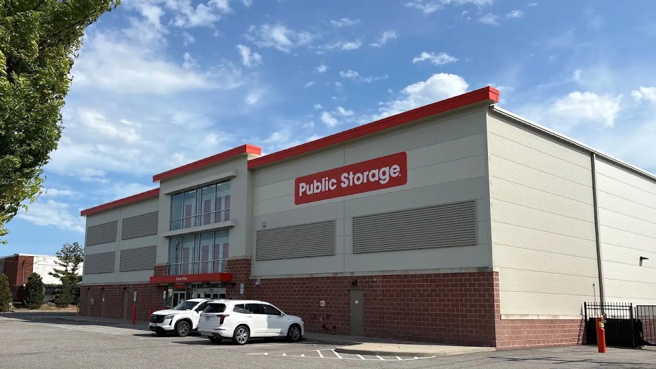 Public Storage, RV storage in Lindenhurst