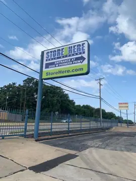 Store Here Self Storage in Pantego, TX