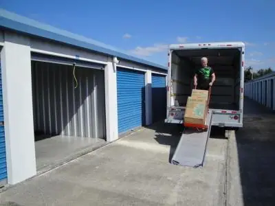 Self-Storage at U-Haul in Riverside, CA