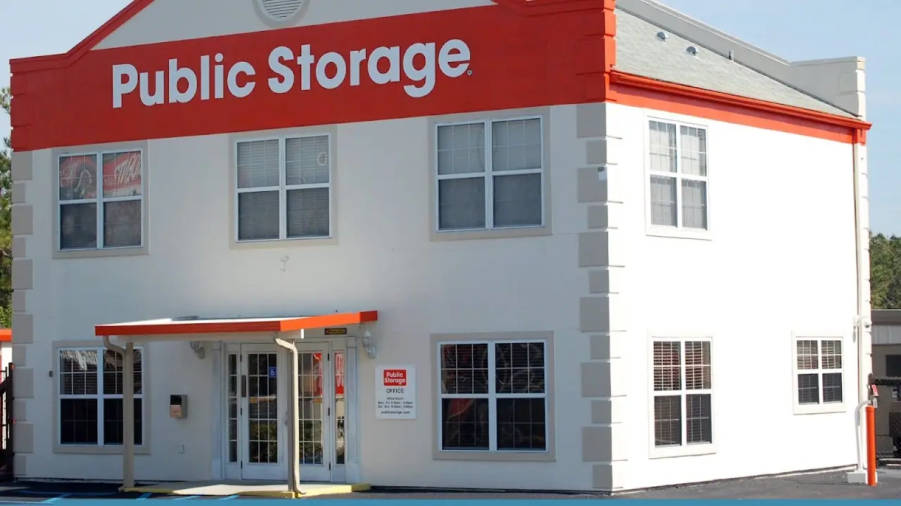 Public Storage, RV storage in Holiday