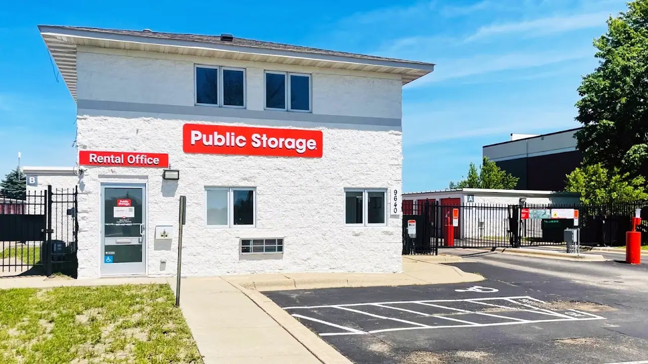 Public Storage, RV storage in Woodbury
