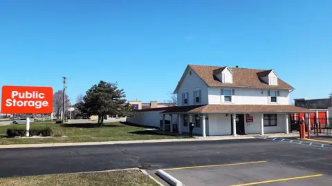 Public Storage in Sterling Heights, MI