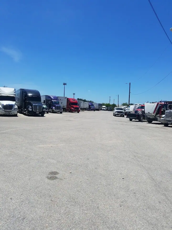 Mann-Lee LLC, RV storage in San Antonio