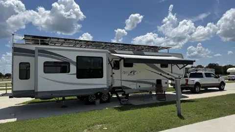 Airport Landing RV Resort in Navasota, TX