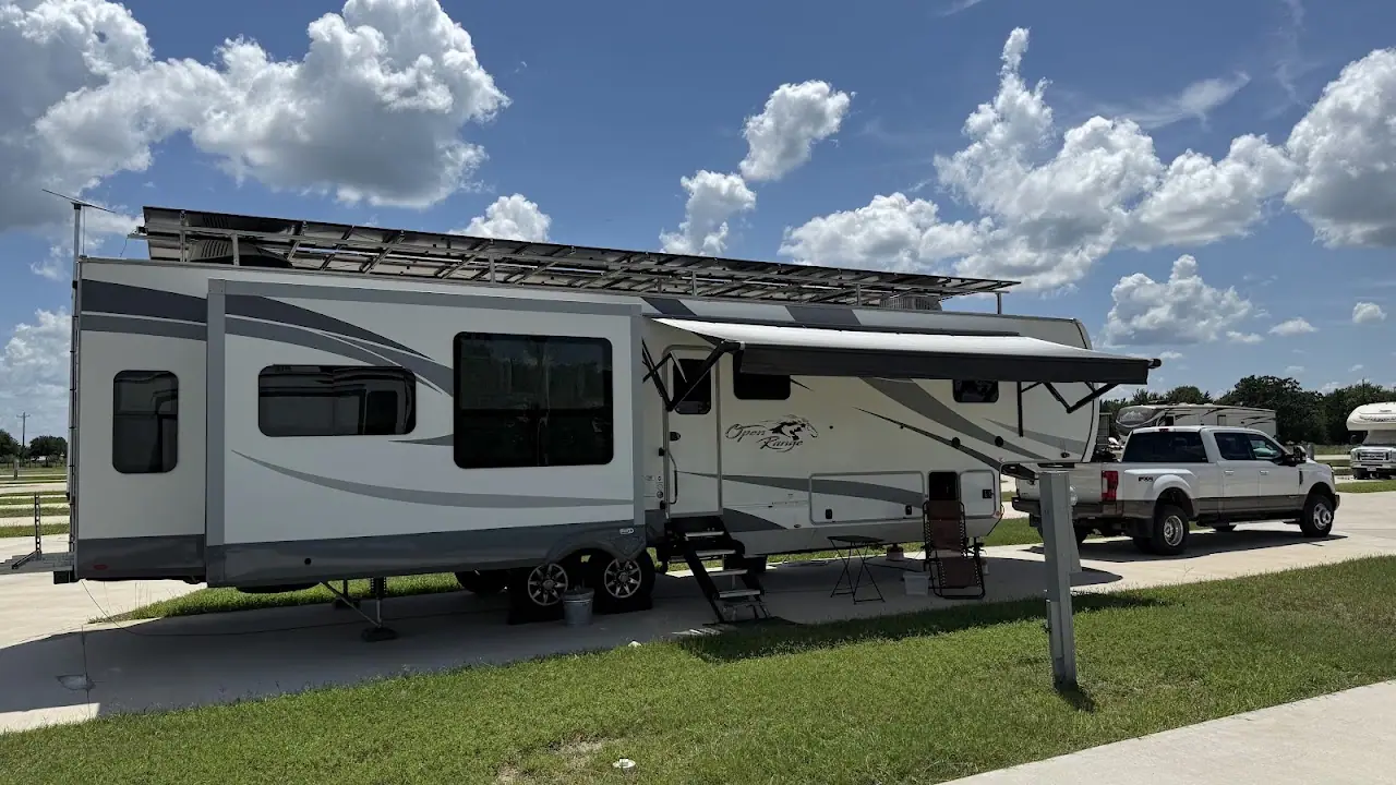 Airport Landing RV Resort, RV storage in Navasota