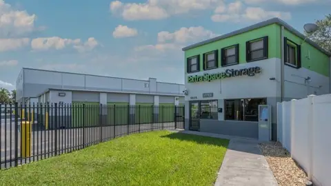 Extra Space Storage in Miami, FL