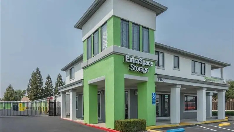 Extra Space Storage, RV storage in Elk Grove