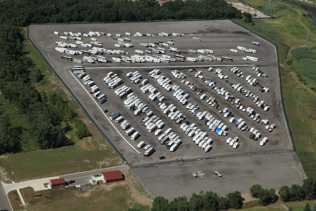 Friendly RV Outdoor Storage, RV storage in Sterling Heights