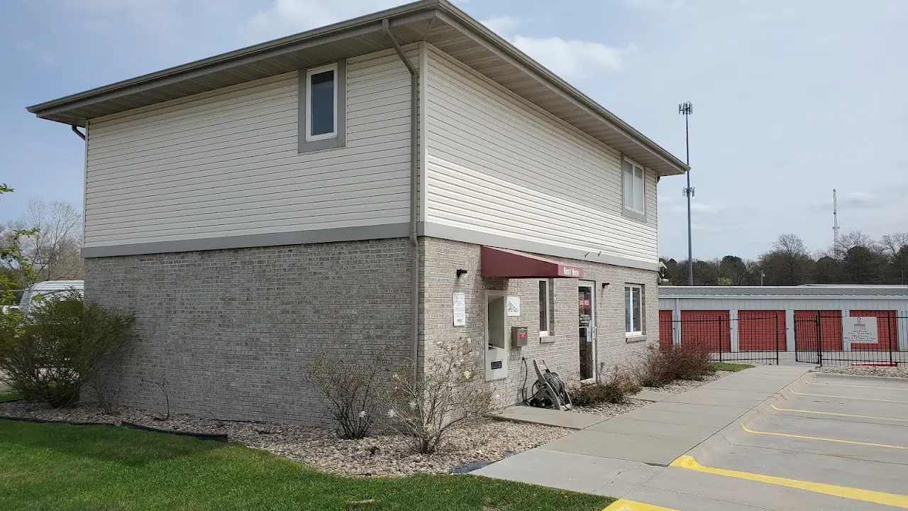 Big Red Self Storage, RV storage in Lincoln
