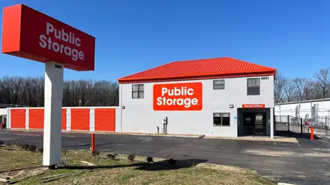 Public Storage photo 2