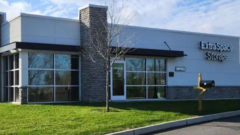 Extra Space Storage in Freehold, NJ
