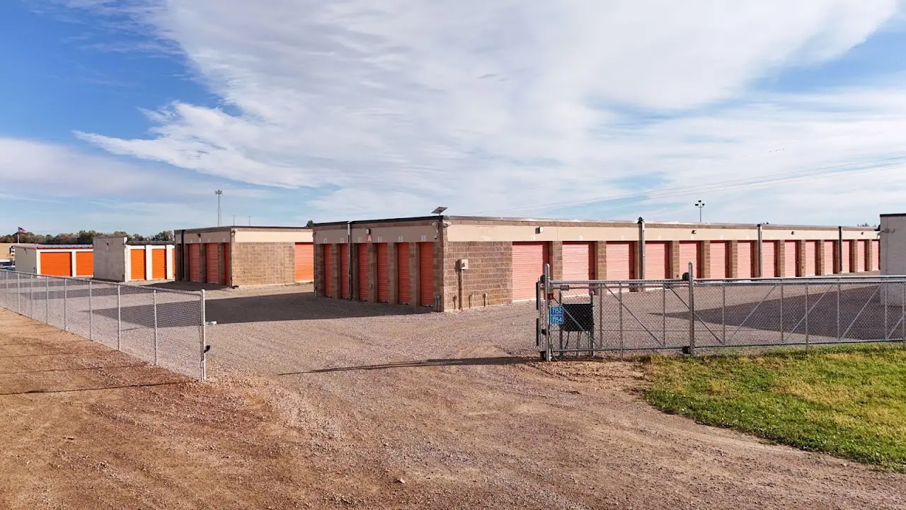 EZ Storage, RV storage in Delano