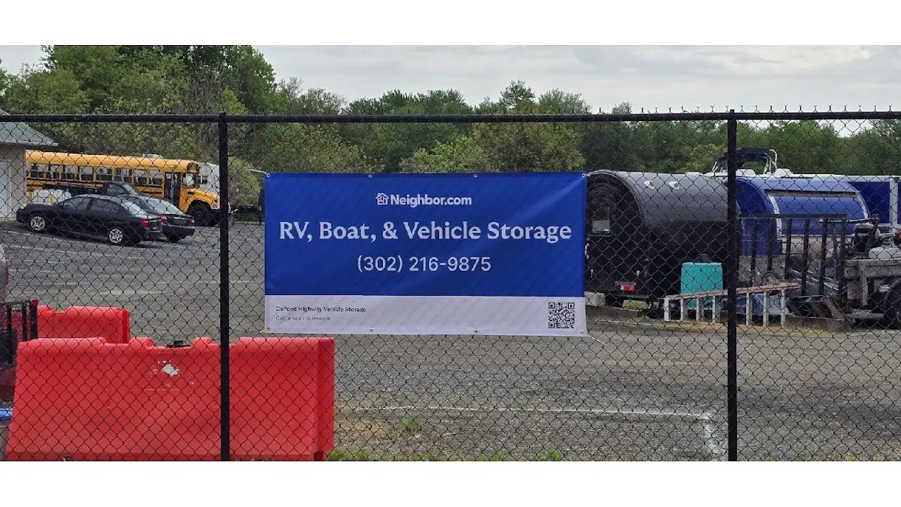 DuPont Highway vehicle storage, RV storage in New Castle