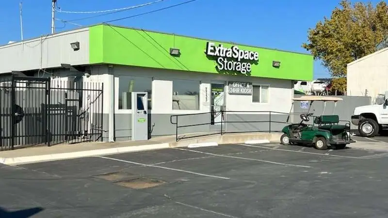 Extra Space Storage, RV storage in North Highlands