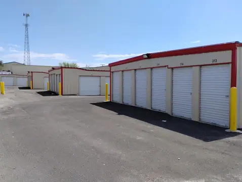 El Paso Storage Units - Pellicano photo 2